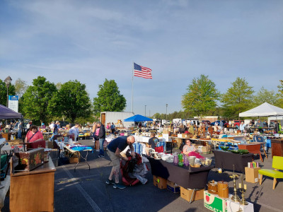 Antique & Vintage Market Outdoor / Store Sale