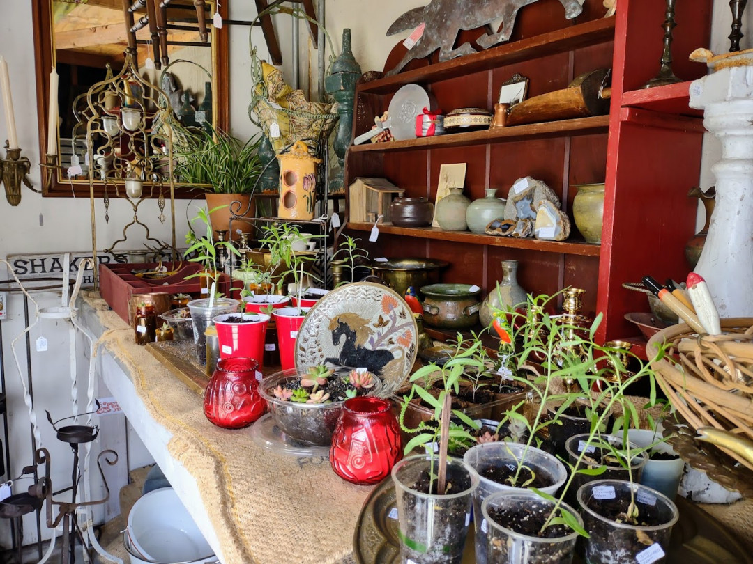 Auntie Tillie's Antiques & Vintage Auntie Tillie's Antiques & Vintage
