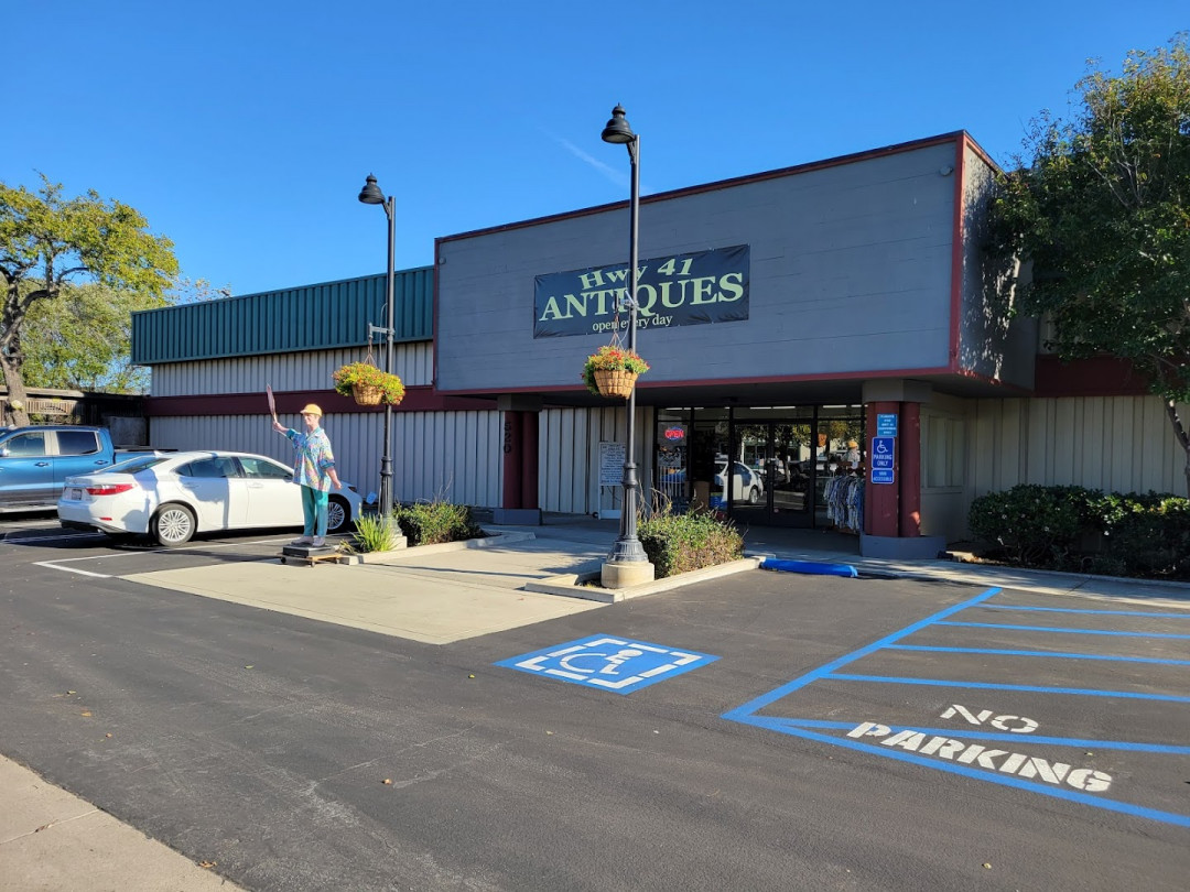 Hwy 41 Antique Emporium Hwy 41 Antique Emporium