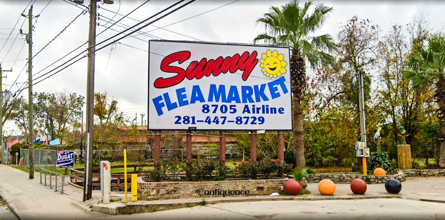 Sunny Flea market