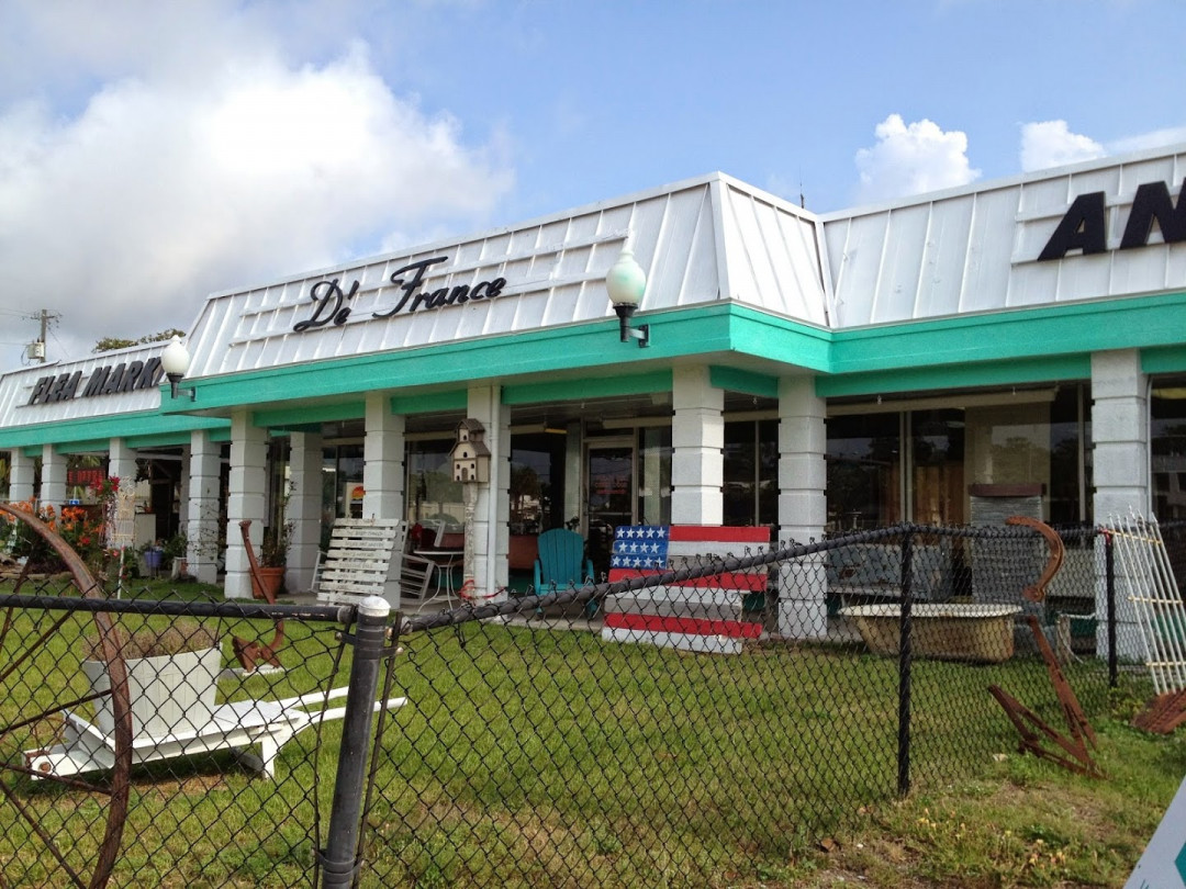 De'france Indoor Flea Market Antiques De'france Indoor Flea Market Antiques