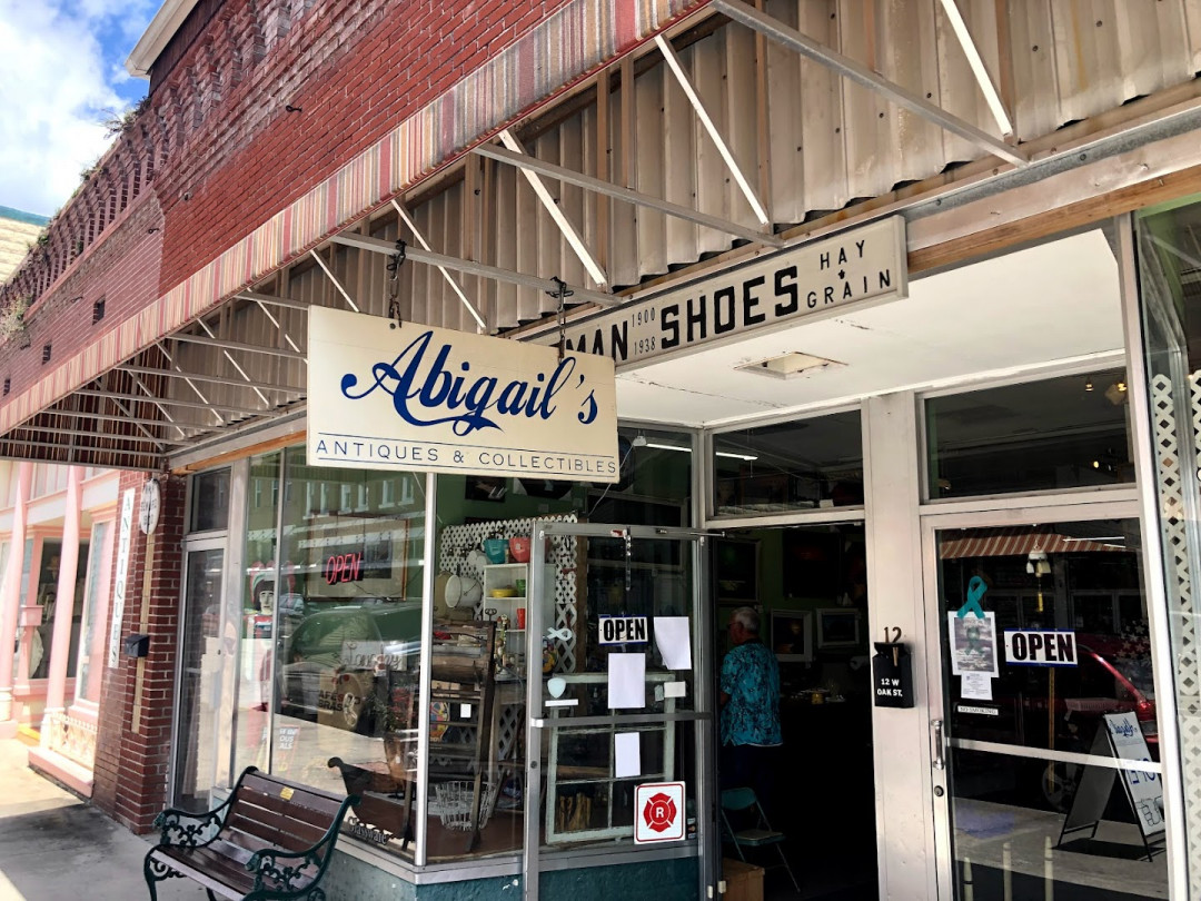 Abigail's Antiques & Collectibles Abigail's Antiques & Collectibles