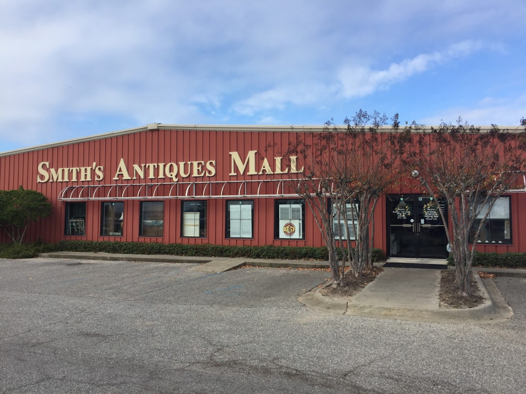 Smith's Antiques Mall Smith's Antiques Mall
