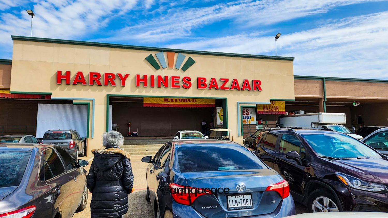 Harry Hines Bazaar