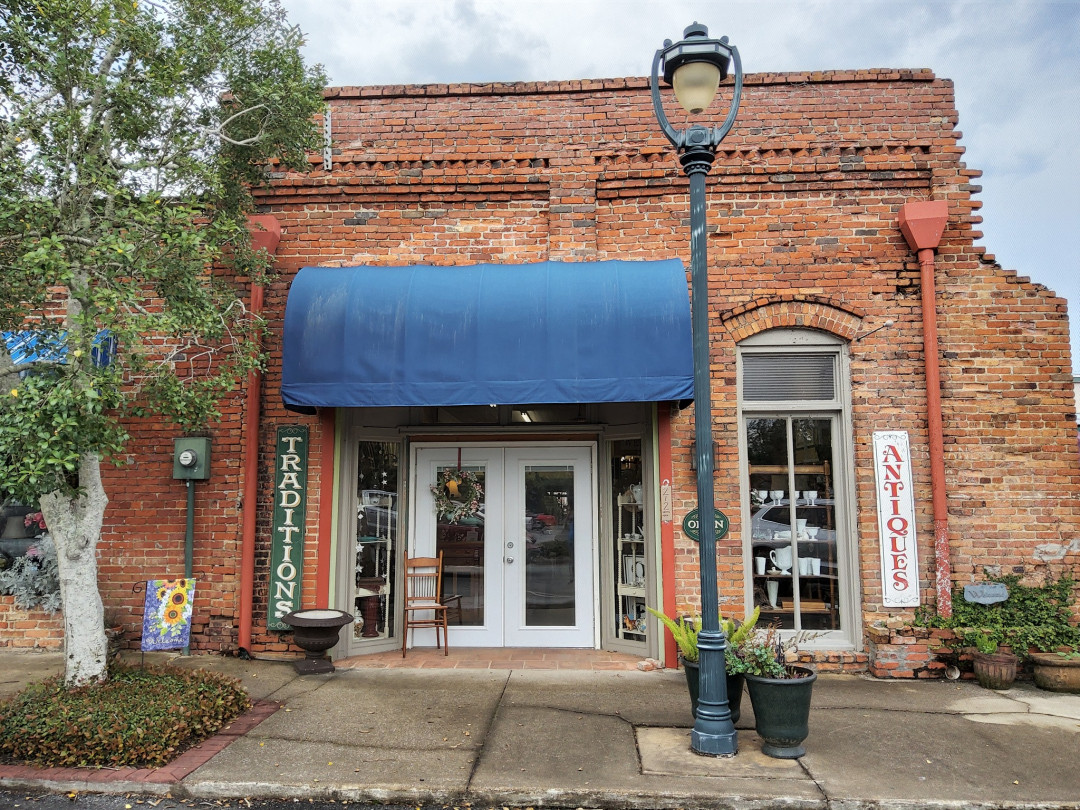Traditions Antiques & Gifts Traditions Antiques & Gifts