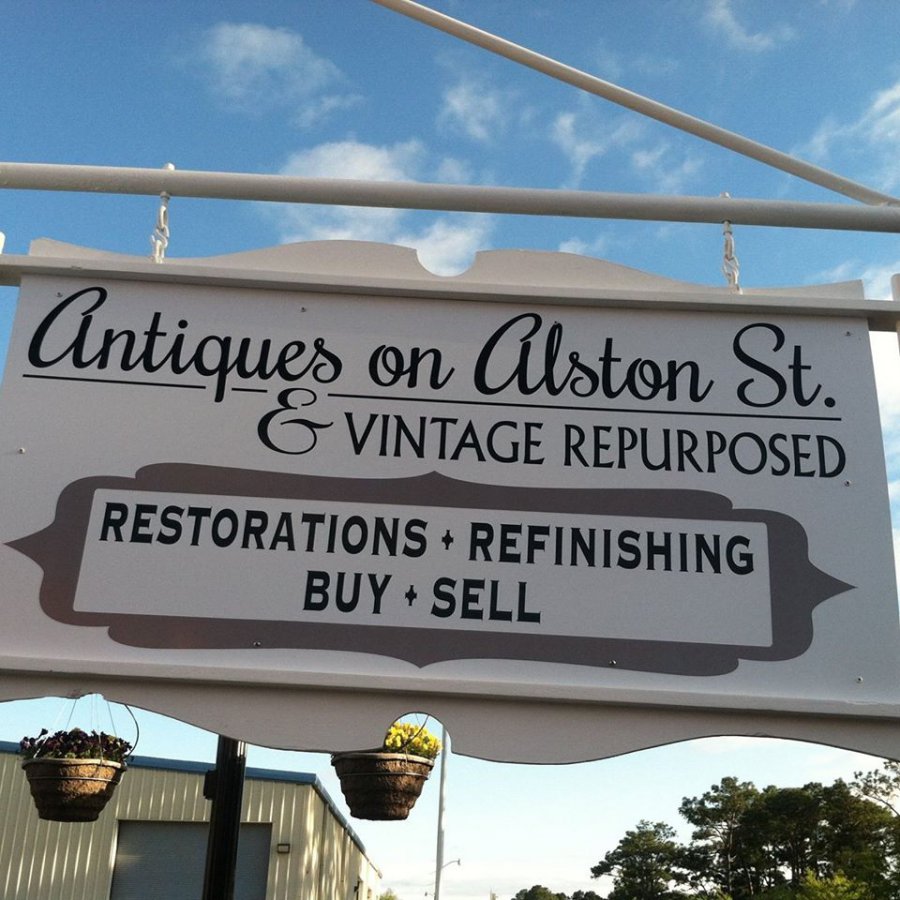 Antiques on Alston Street Foley, Alabama Antiques on Alston Street Foley, Alabama