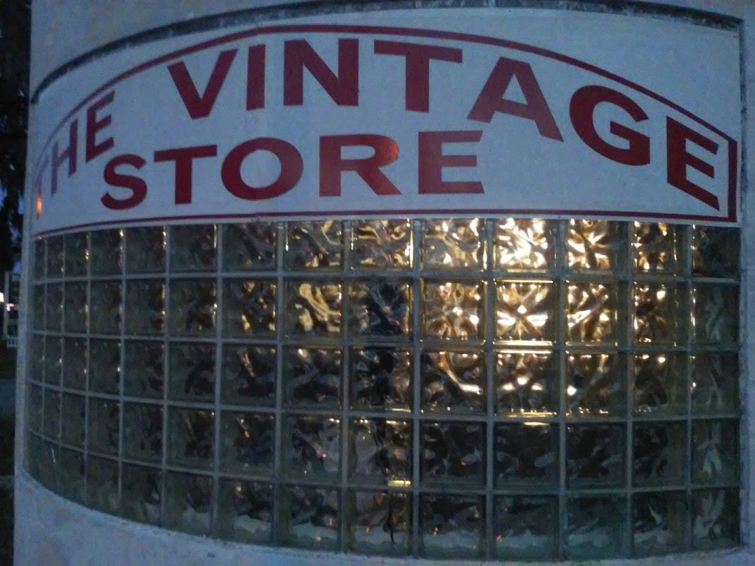THE VINTAGE STORE THE VINTAGE STORE