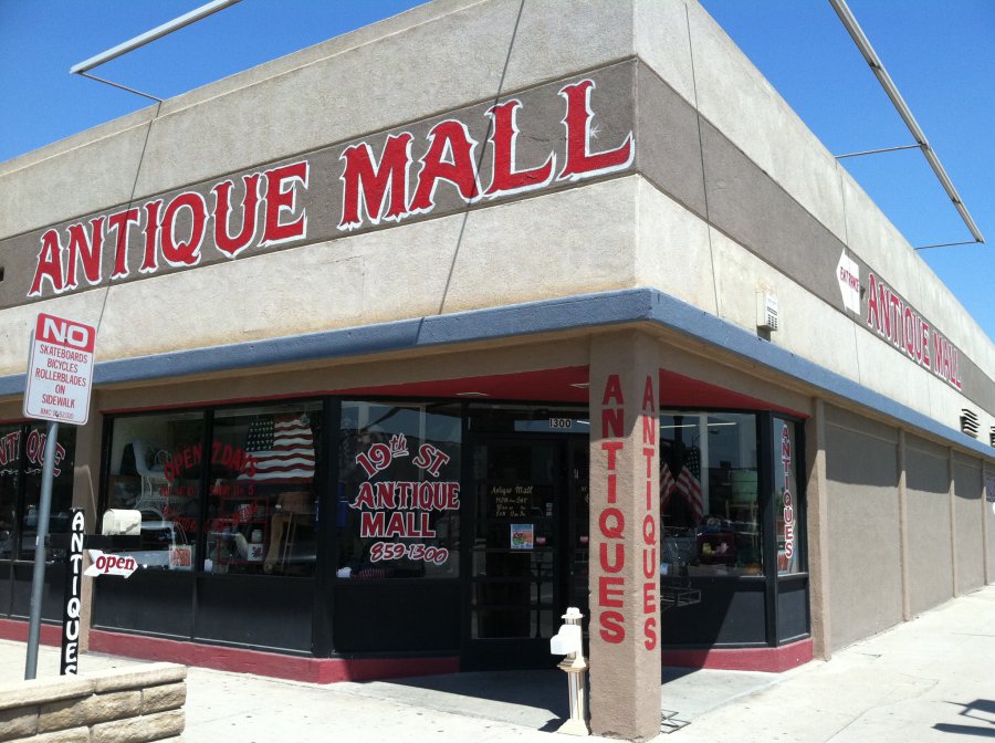 19th Street Antique Mall Bakersfield, California 19th Street Antique Mall Bakersfield, California