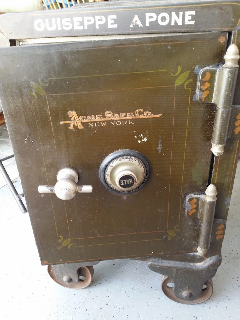 Antique Safe Collector Antique Safe Collector