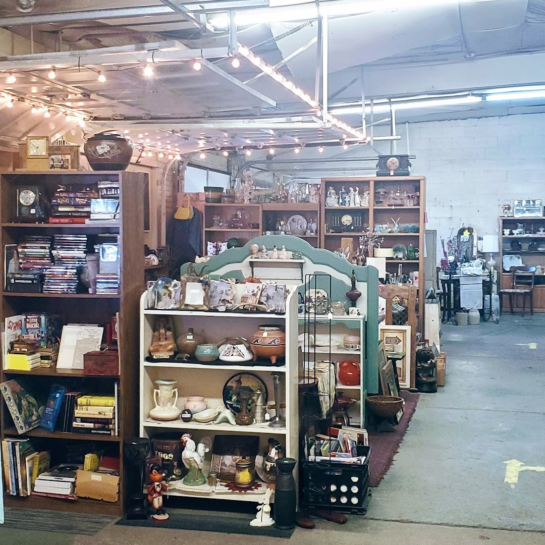 Collectibles & Moor Collectibles & Moor
