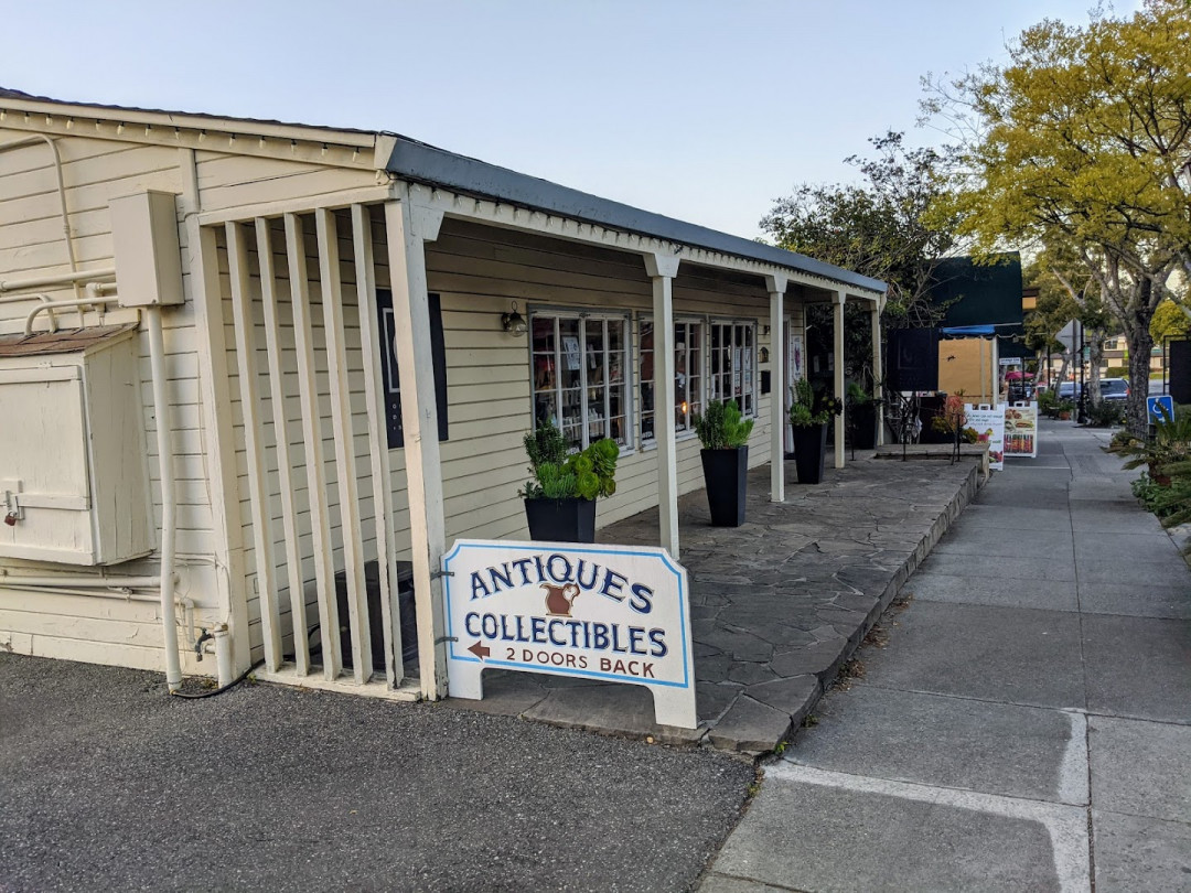 Carol's Antique Gallery Carol's Antique Gallery