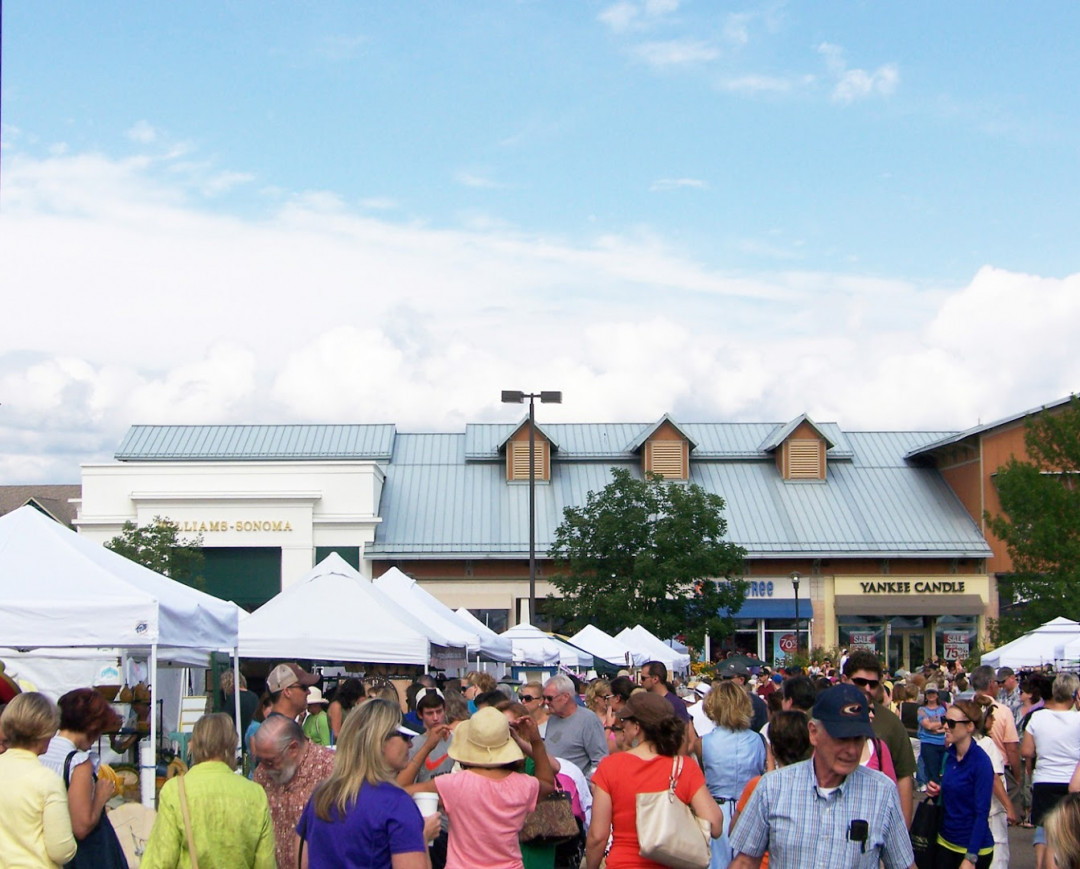 A Paris Street Market at Aspen Grove A Paris Street Market at Aspen Grove