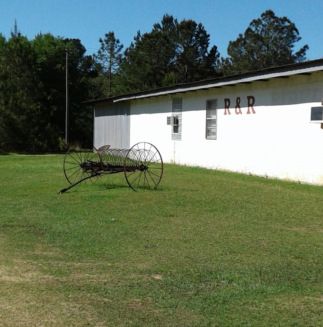 R & R Bargain Center-Flea Market R & R Bargain Center-Flea Market