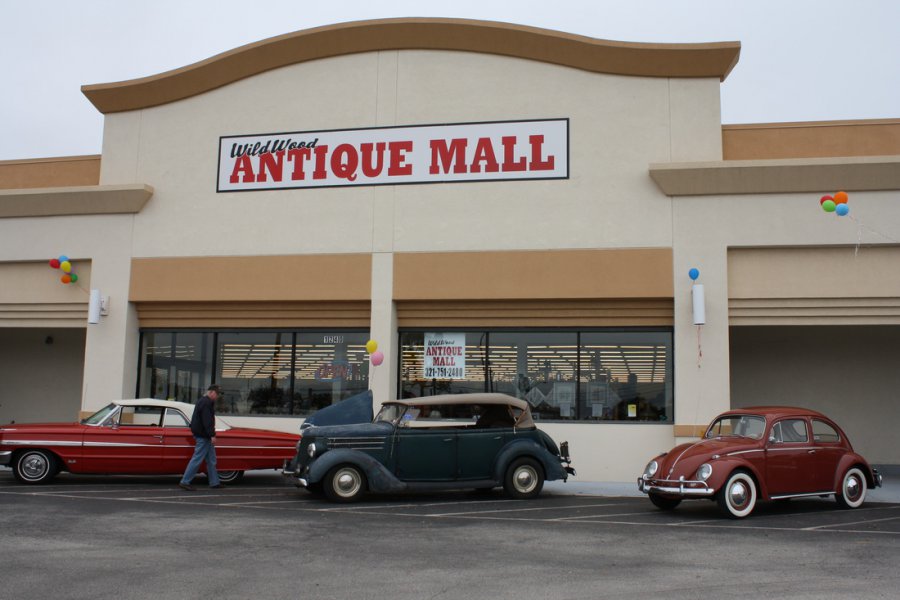 Wildwood Antique Mall of Melbourne, Florida Wildwood Antique Mall of Melbourne, Florida