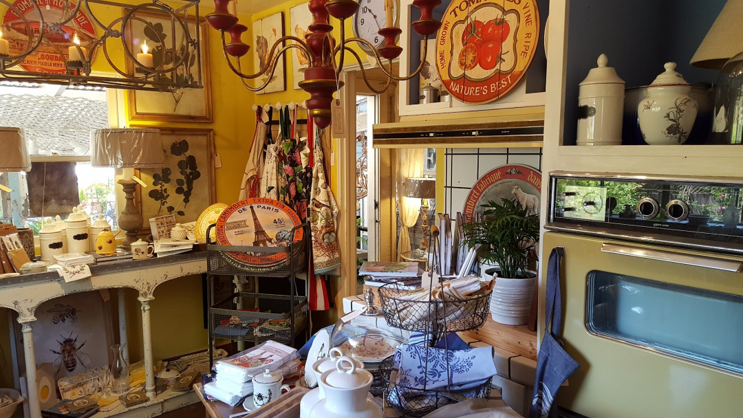 Wisteria Antiques & Design Wisteria Antiques & Design