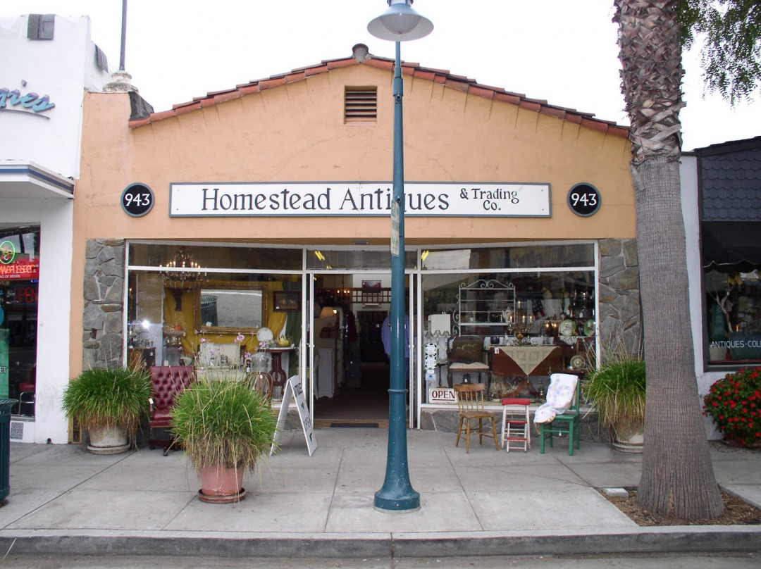 Homestead Antiques & Trading Co. Homestead Antiques & Trading Co.