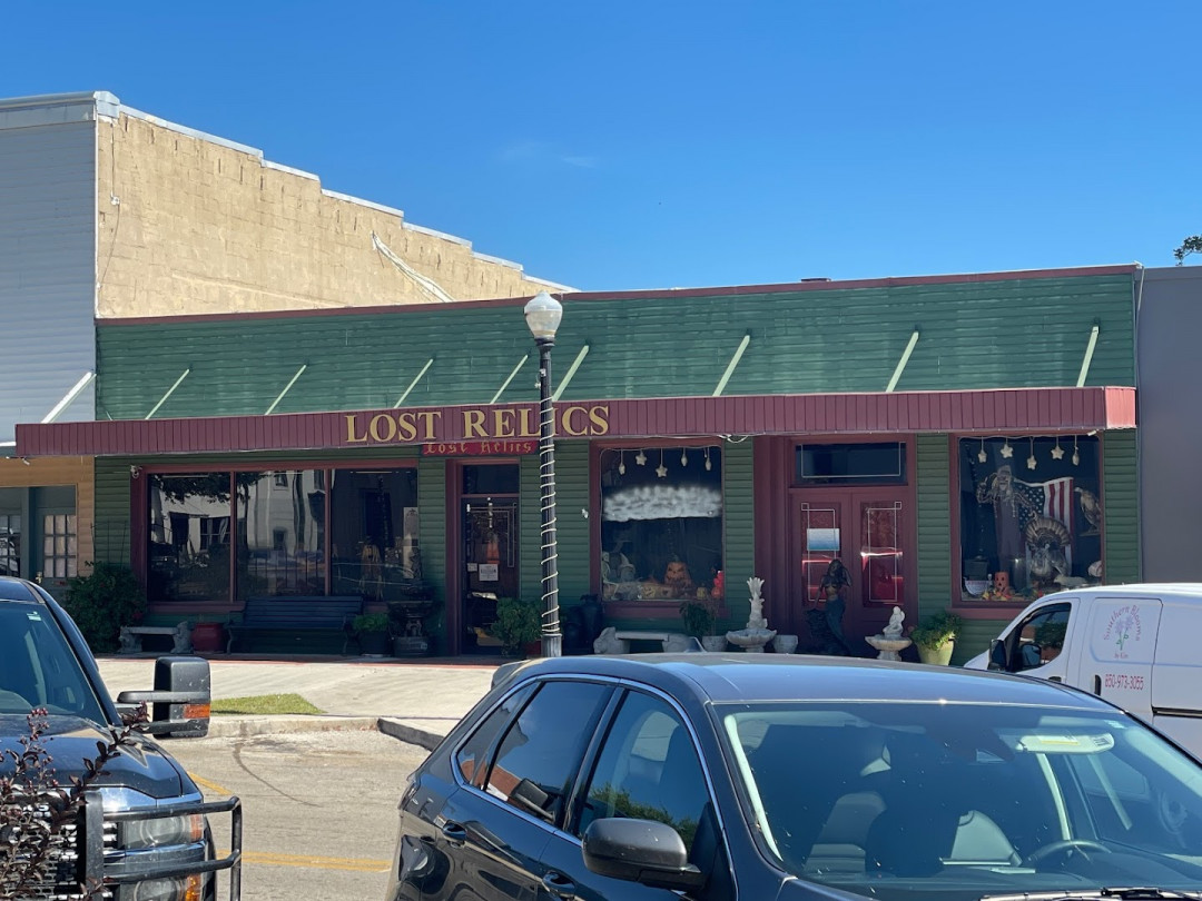 LoST Relics•Fine Antiques and Gifts LoST Relics•Fine Antiques and Gifts