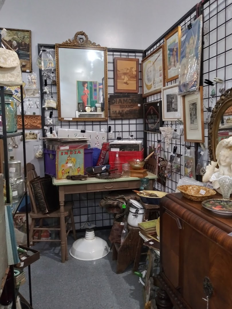 FRENCH CREEK ANTIQUES FRENCH CREEK ANTIQUES