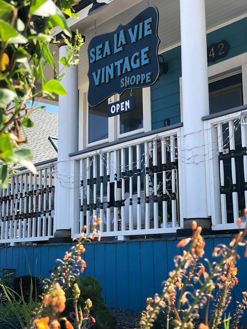 Sea La Vie Vintage Shoppe Sea La Vie Vintage Shoppe