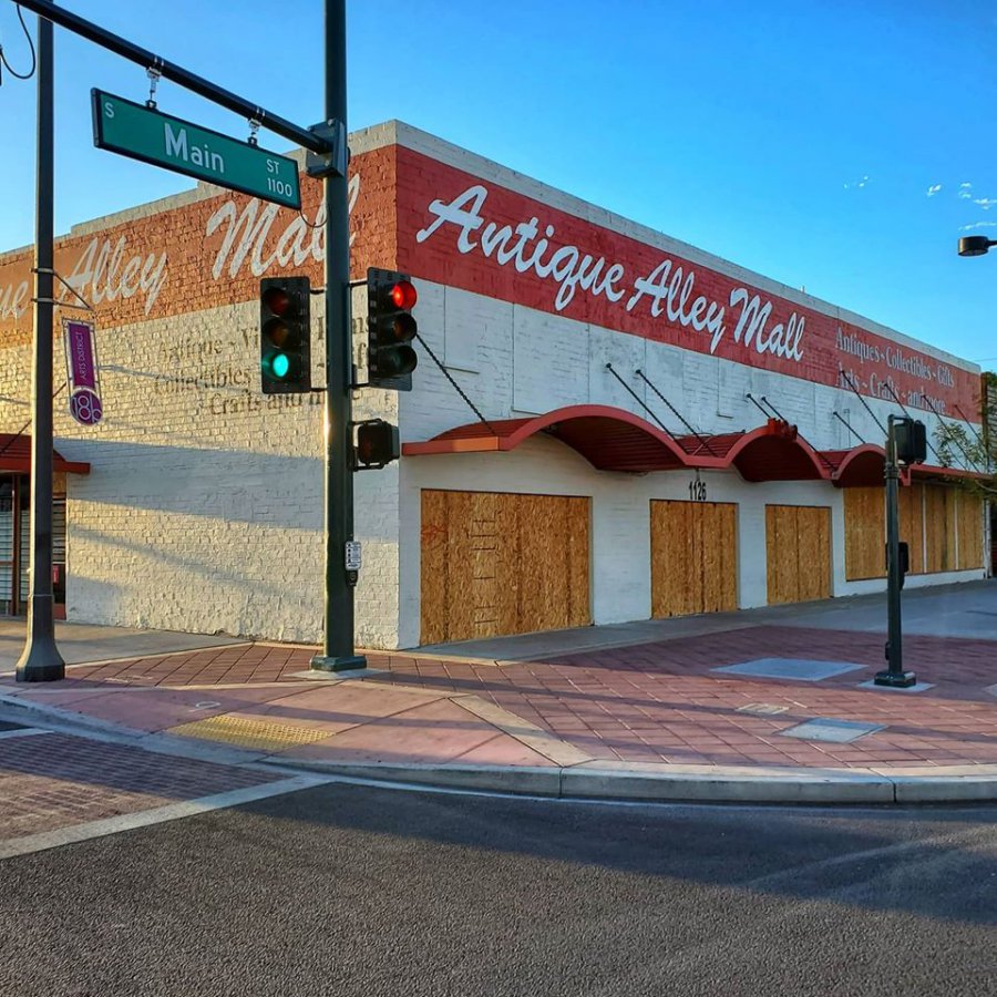 Antique Alley Mall: Your Vintage Oasis in Downtown Las Vegas! Antique Alley Mall: Your Vintage Oasis in Downtown Las Vegas!