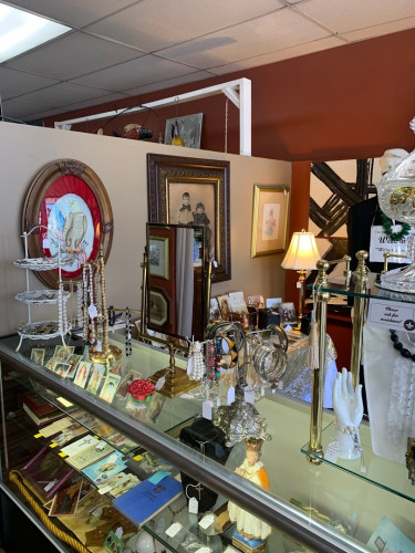 Edwardsville Flea Market - Edwardsville, Illinois 62025