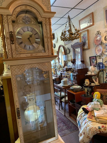 Ozona Antiques - Dunedin, Florida 34698