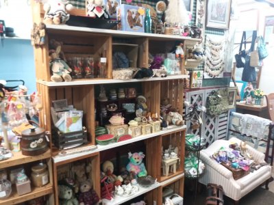 Treasure House Antiques & Collectibles LLC - Jacksonville, Florida 32205