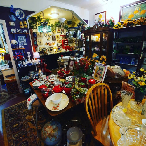 Country Cottage Antiques & Florals - Marianna, Florida 32446