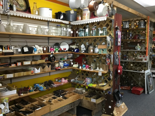 Gone to the Dogs Flea Market - Billings, Missouri 65610