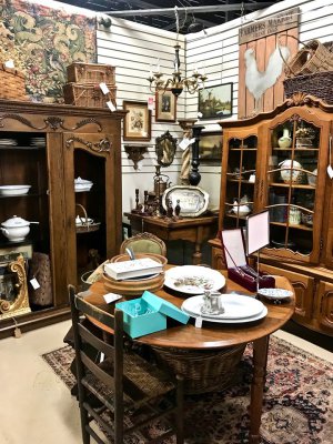 Hanna Antiques Mall - Birmingham, Alabama 35233