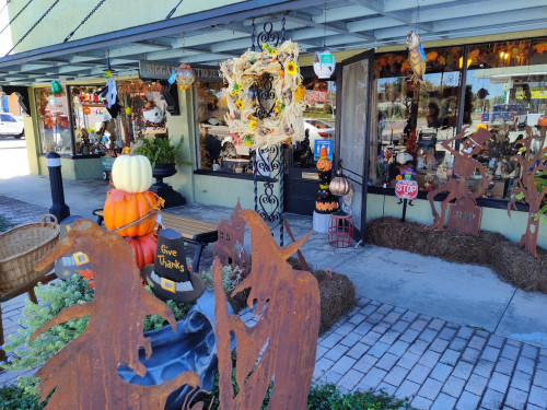 Biggar Antiques - Lake Alfred, Florida 33850