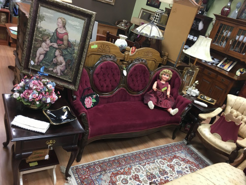 Lazy Willow Antiques & More - Pace, Florida 32571
