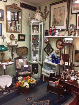 Our Little Corner Antiques And Collectibles - tyler, Texas 75703