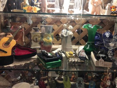 Mill Creek Antique Mall - Bakersfield, California 93301