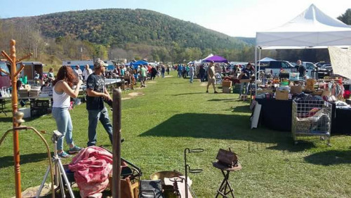 Creekside Flea Market - Middleburgh, New York 12122