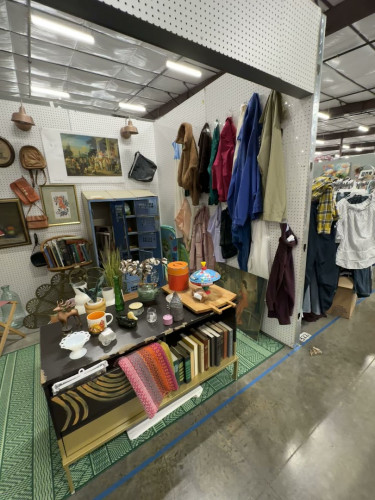 Bardstown Peddlers Mall - Bardstown, Kentucky 40004