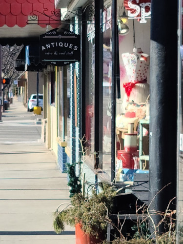 Lazy Hound Antiques - Montrose, Colorado 81401