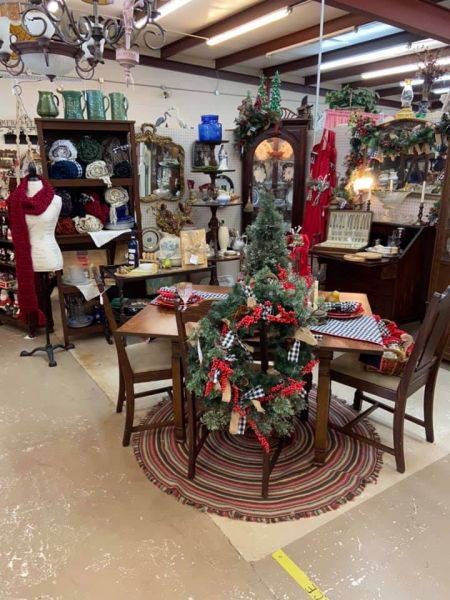 Country Lane Antique Mall - Lumberton, Texas 77657