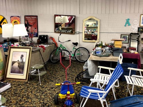 Central Ave. Fleamarket & Discount - East Grand Forks, Minnesota 56721