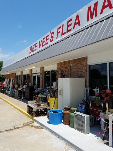 Bee Vee's Flea Market - West Fork, Arkansas  72774