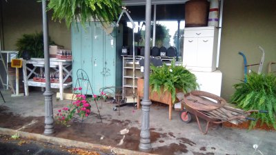 Southern Antiques and Accents - Fairhop, Alabama 36532