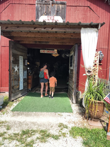 The Old Red Barn of Geneva - Geneva, Florida tates