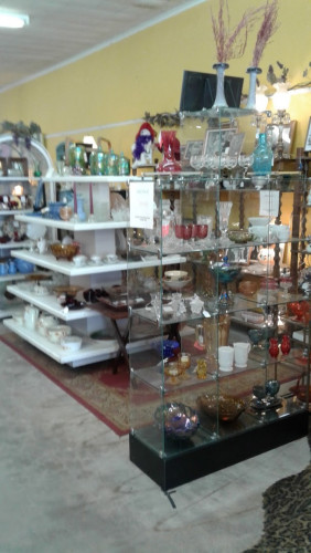 Riverbend Too Antique Mall - New Boston, Texas 75570