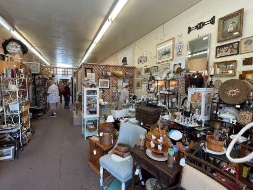 Homestead Antiques & Trading Co. - Carpinteria, California 93013