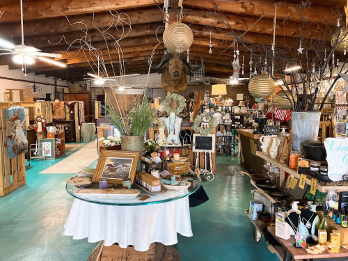 Pioneer Antique Market - Leeds, Alabama  35094