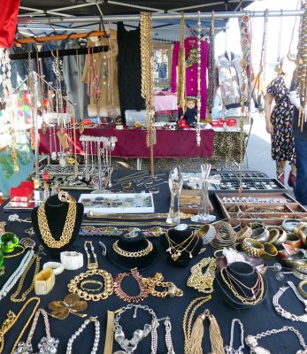 Long Beach Antique Market - Long Beach, California 90808