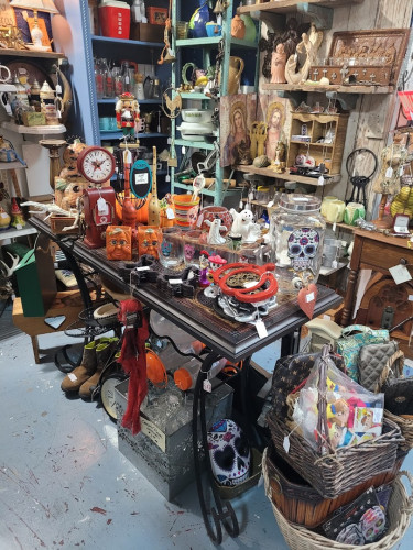 Old Round Up Flea Market and Antiques - Duson, Louisiana 70529