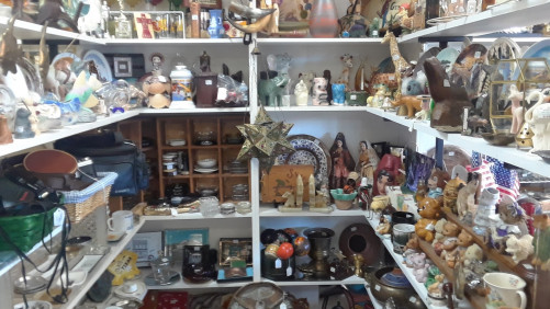 Marigold Antique-Collectibles - Anderson, California 96007