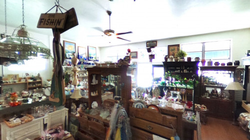 Marqueen's Treasures - Davenport, Florida 33837