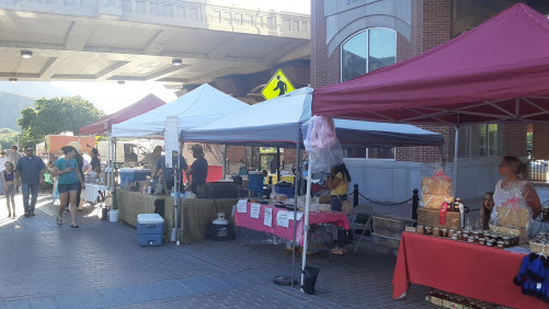 Glenwood Springs Downtown Market on 7th Street - Glenwood Springs, Colorado 81601